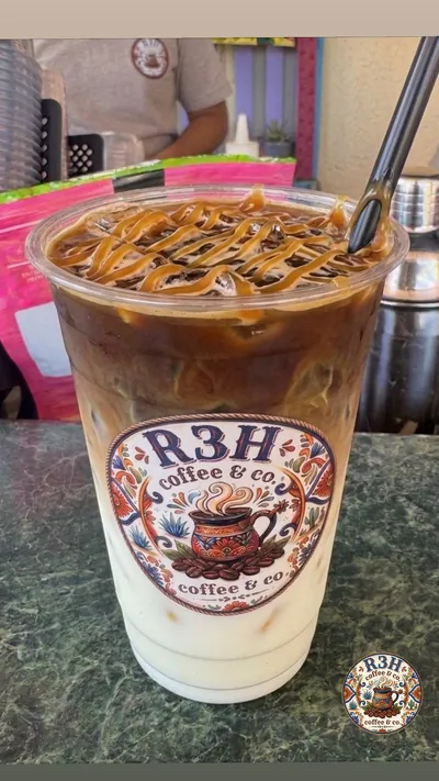 Iced Caramel Macchiato 